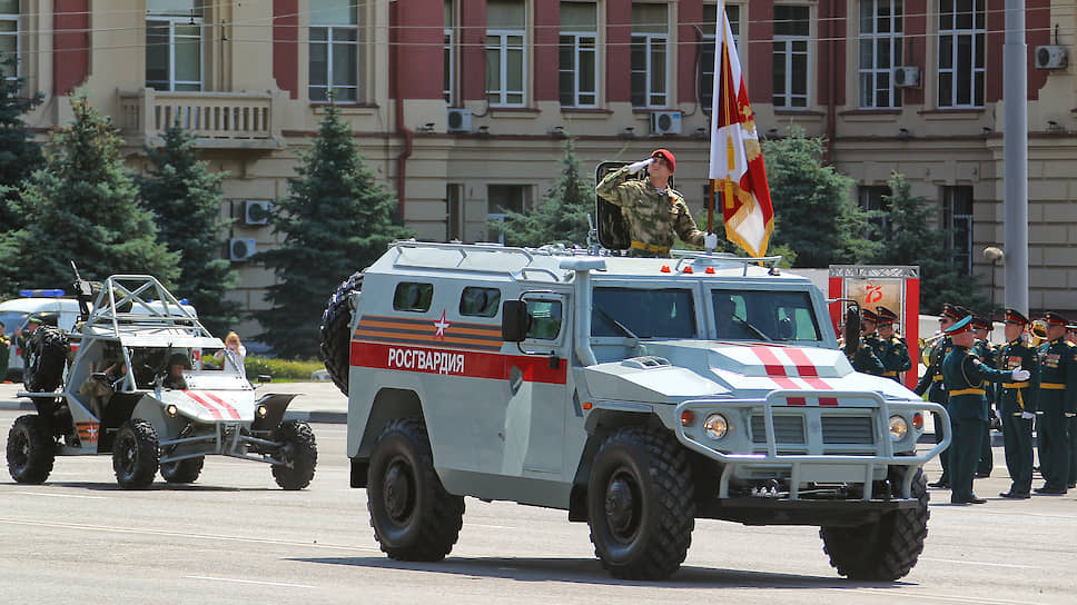 Военный парад на Театральной площади, посвященный 75-летию Победы в Великой отечественной войне