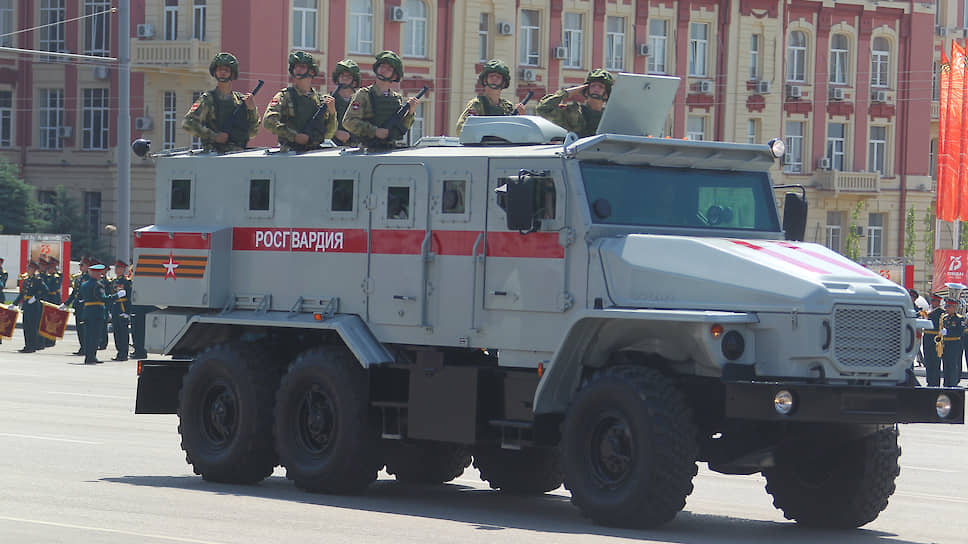 Военный парад на Театральной площади, посвященный 75-летию Победы в Великой отечественной войне