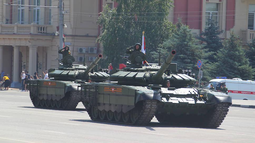 Военный парад на Театральной площади, посвященный 75-летию Победы в Великой отечественной войне