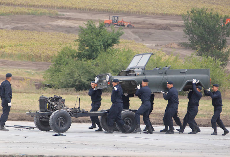 Генеральная репетиция динамического показа боевых возможностей вооружения военной и специальной техники (ВВСТ) на Международном военно-техническом форуме (МВТФ) &quot;Армия-2020&quot; Южного военного округа (ЮВО) в военно-историческом комплексе &quot;Самбекские высоты&quot;