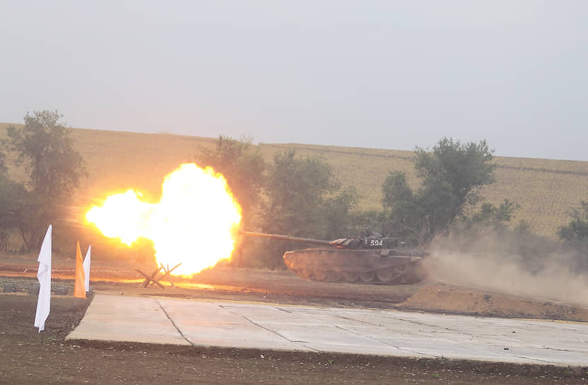 Генеральная репетиция динамического показа боевых возможностей вооружения военной и специальной техники (ВВСТ) на Международном военно-техническом форуме (МВТФ) &quot;Армия-2020&quot; Южного военного округа (ЮВО) в военно-историческом комплексе &quot;Самбекские высоты&quot;