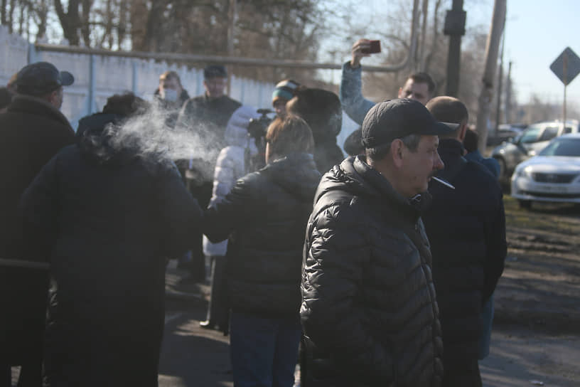 Ситуация в Ростовской области в период обострения ситуации в самопровозглашенных Донецкой Народной Республике (ДНР) и Луганской Народной республике (ЛНР). Прибытие эвакуированных граждан ДНР в Ростовскую область. Эвакуированные граждане Донецкой народной республики (ДНР) во время прибытия в лагерь беженцев, организованный на базе Детского оздоровительного центра &quot;Котлостроитель&quot; на хуторе Красный Десант в Неклиновском районе (граничит на западе с Украиной).