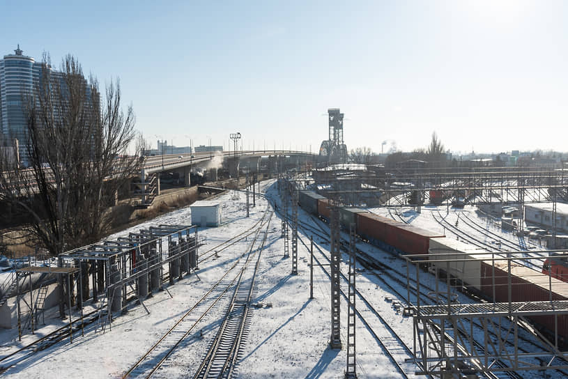 Резкое похолодание и снег в городе.