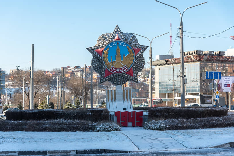 Резкое похолодание и снег в городе.