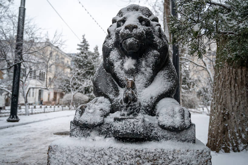 Снегопад в городе.