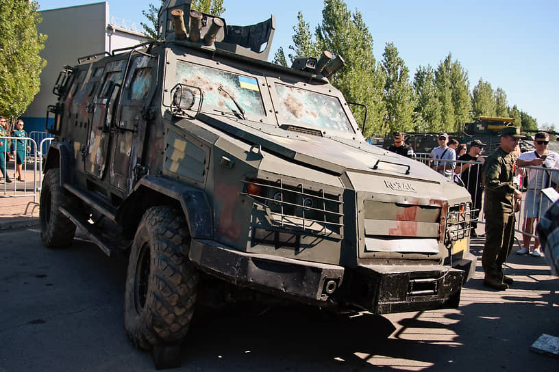 Выставка трофейной военной техники, захваченной военнослужащими Южной группировки войск в ходе выполнения задач специальной военной операции на Донецком и Авдеевском направлениях в Донецкой Народной Республики в парке культуры и отдыха &quot;Левобережный&quot;.