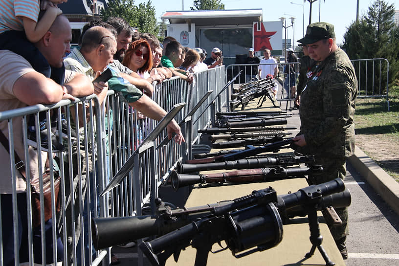 Выставка трофейной военной техники, захваченной военнослужащими Южной группировки войск в ходе выполнения задач специальной военной операции на Донецком и Авдеевском направлениях в Донецкой Народной Республики в парке культуры и отдыха &quot;Левобережный&quot;