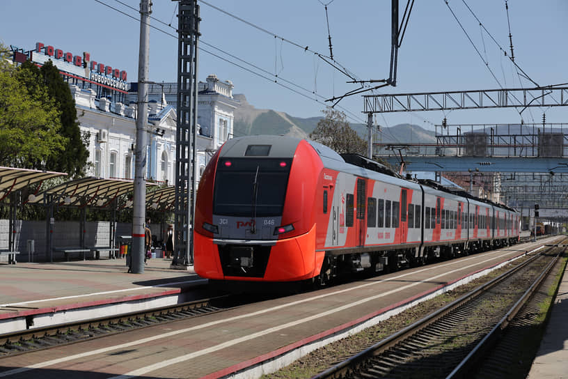 Новый тематический электропоезд курсирует по маршрутам «Новороссийск — Ростов-на-Дону» и «Ростов-на-Дону — Новороссийск»