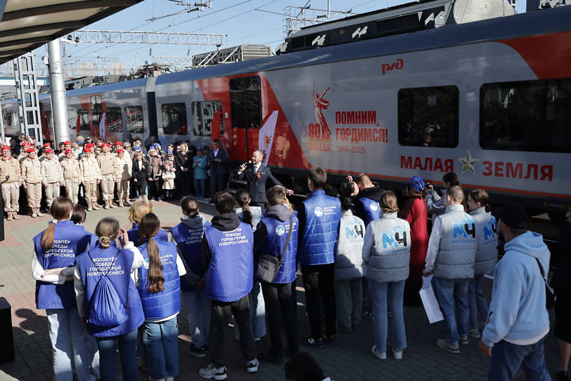 Торжественный запуск состава прошел в теплой и праздничной атмосфере