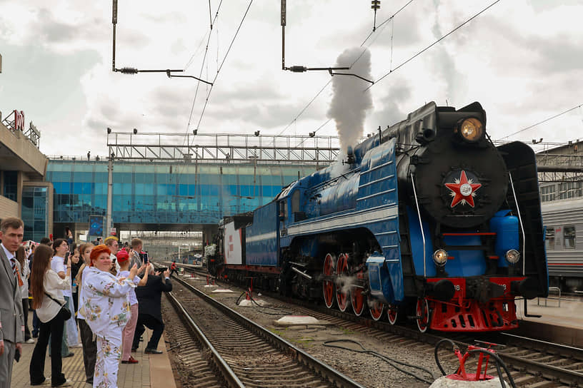 В этом году исторический состав прошел 1,5 тыс. км. Он сделал остановки с концертами на 10 станциях СКЖД