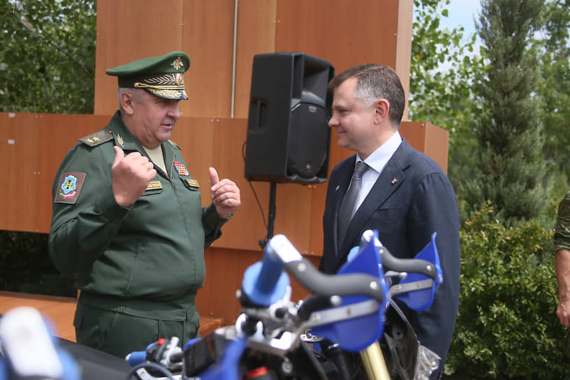 Вручение военным наград и мотоциклов проходило в ростовском парке «Левобережный»