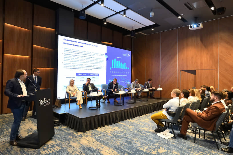 По мнению Даниила Наметкина, сейчас главной целью российской экономики является создание условий для возвращения инвестиций и интереса частных лиц и бизнеса к инвестированию
