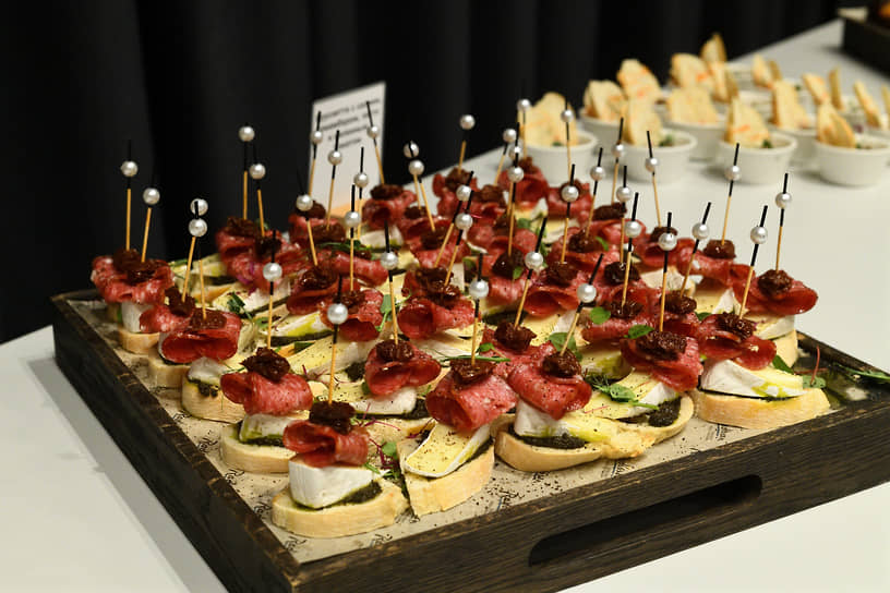 В холле отеля Radisson Hotel Gorizont Rostov-on-Don для всех участников конференции состоялся «Инвестиционный коктейль»
