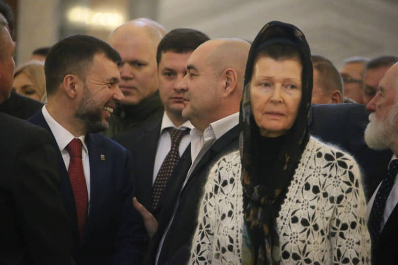 Глава ДНР Денис Пушилин (слева)
