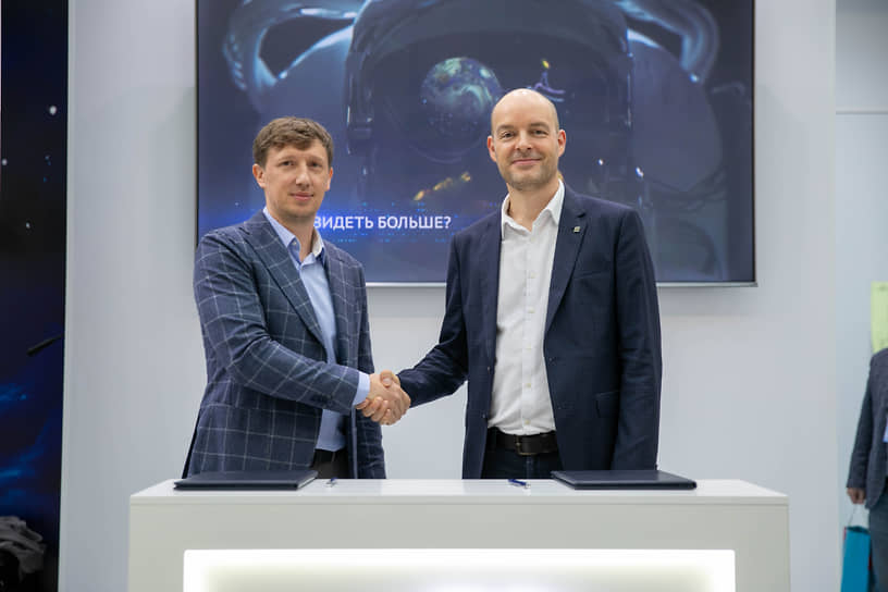 Директор бизнес-единиц АТОЛ Онлайн и АТОЛ Pay Андрей Пелин и директор управления операционных систем «Группы Астра» Михаил Геллерман

