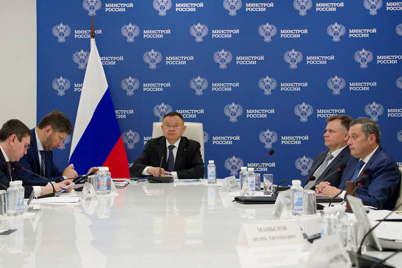 Еще одно важное событие этого года — защита проекта реконструкции ливневой канализации в Ростове-на-Дону. На ее создание из федерального бюджета будут выделены более 8,7 млрд руб.
