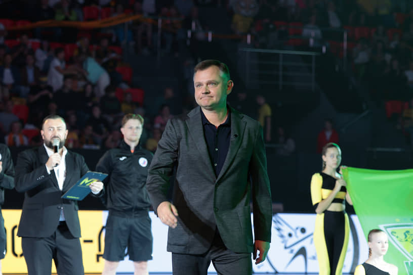 Завершен капитальный ремонт Дворца спорта в столице региона. В обновленном здании возобновила выступления гандбольная команда «Ростов-Дон»
