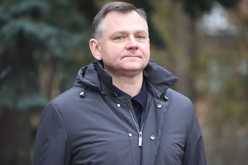 Уже в первые дни работы в новой должности Юрий Слюсарь понял, что необходимо инициировать масштабное обновление Стратегии социально-экономического развития Ростовской области до 2030 года. В ее основу легло широкое общественное обсуждение: в течение года прошли 57 территориальных сессий, в которых участвовали более 12 тыс. человек, собрано свыше 16 тыс. предложений 