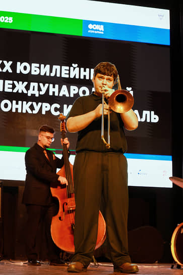 Участники конкурса должны знать джазовую классику, владеть инструментом, импровизировать, чувствовать ритм. Во время очных прослушиваний конкурсанты демонстрировали эти навыки, выступая в номинациях «фортепиано», «гитара», «ударные», «труба/тромбон», «контрабас» и «саксофон»
