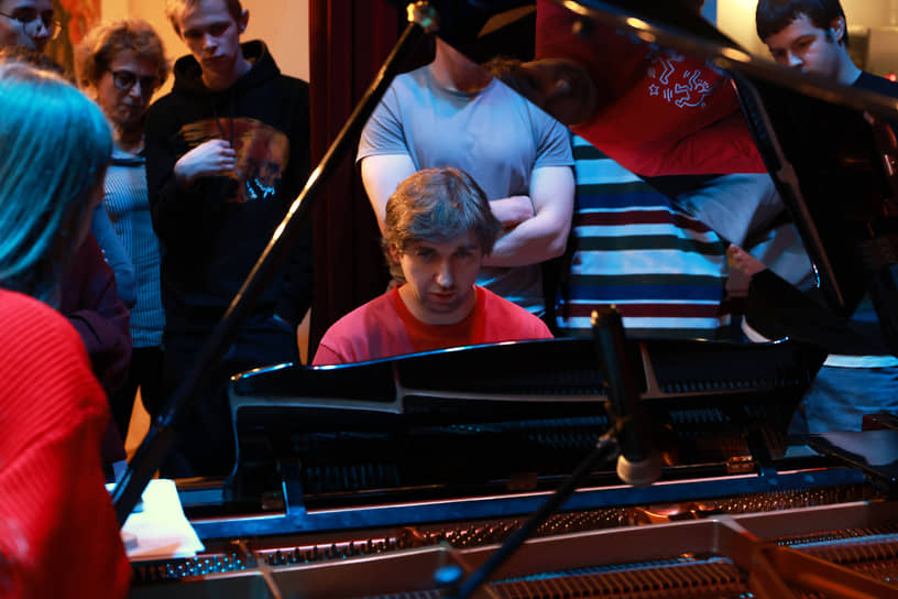 Пианист и концертмейстер конкурса Андрей Марухин является постоянным участником «Мира джаза»
