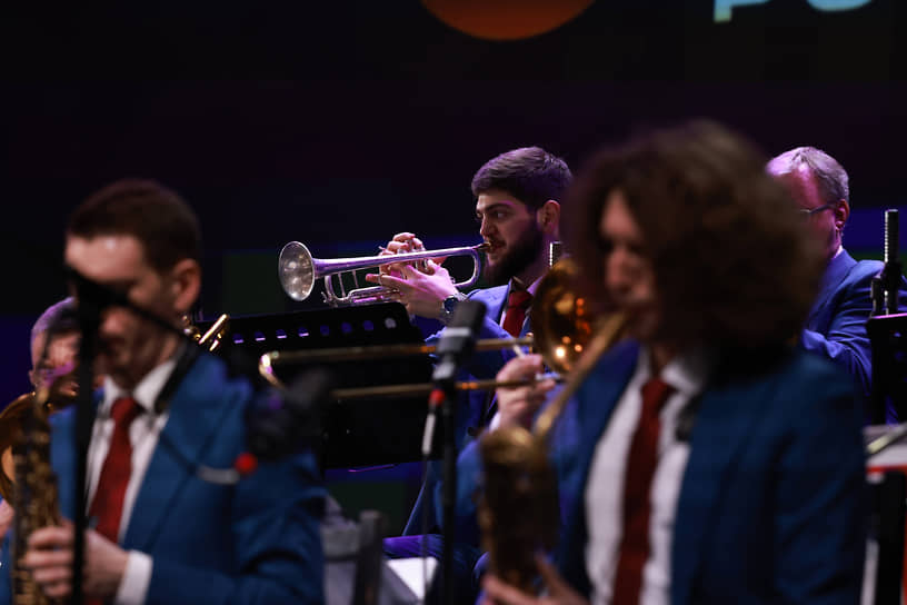 Хедлайнером гала-концерта в Ростове-на-Дону стал Московский джазовый оркестр под управлением Игоря Бутмана
