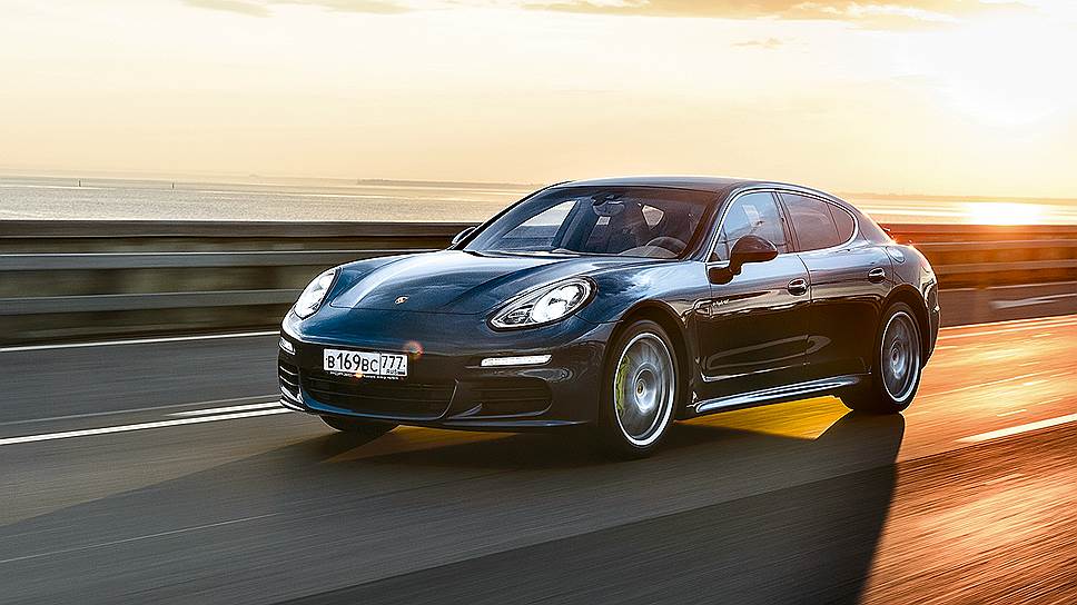 Porsche Car Connect поможет контролировать машину на расстоянии.