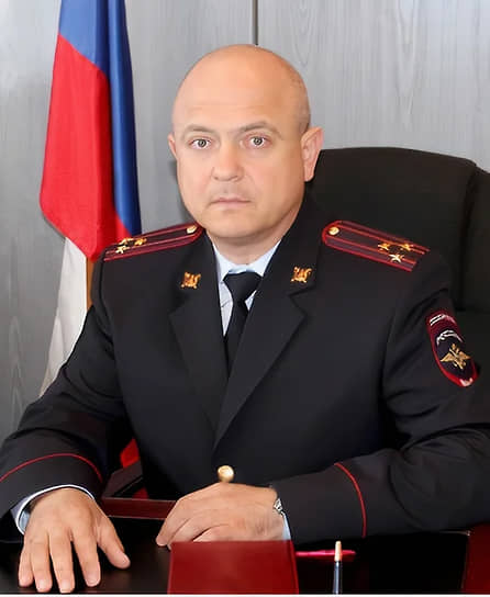 Помимо прочего гособвинение просит назначить Вячеславу Хомских штраф в сумме 223 млн руб. и лишить его звания полковника полиции