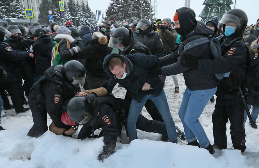 По оценке силовиков, переработка в январе прошлого года обошлась бюджету более чем в 400 тыс. рублей