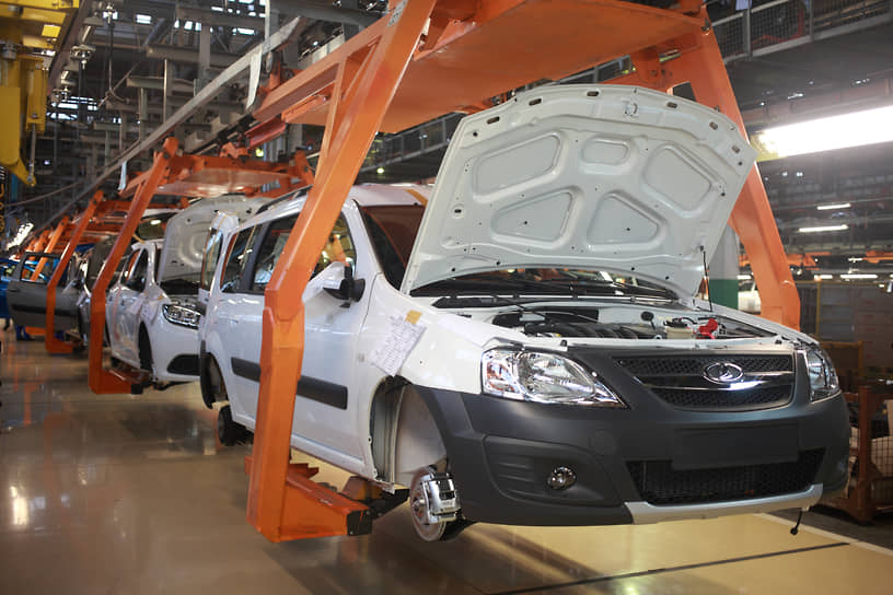 АвтоВАЗ пытается справиться с кризисом на фоне дефицита иностранных комплектующих