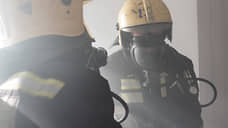 В Оренбурге из горящего жилого дома эвакуировали 220 человек