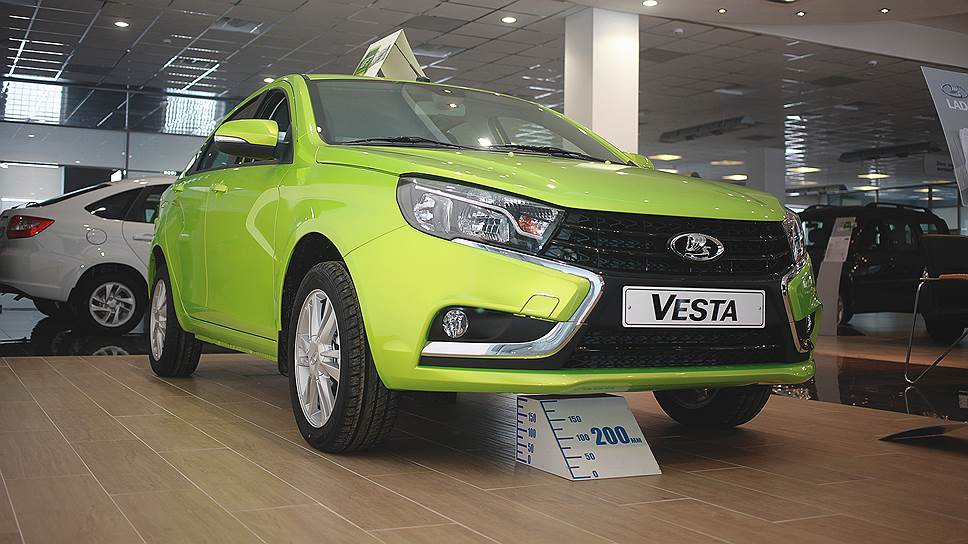 Lada Vesta по итогам 2016 года заняла четвертую строчку в ТОП-5 продаваемых автомобилей в России