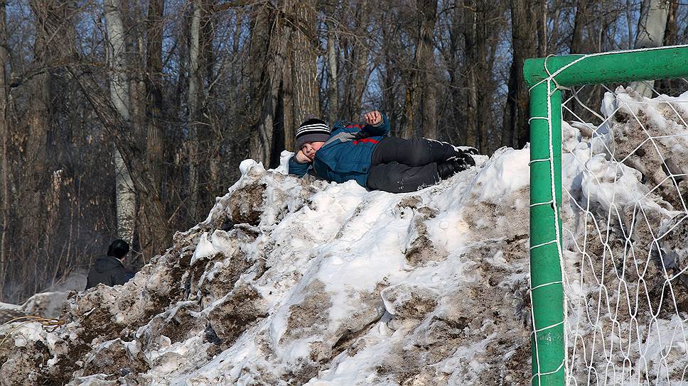 За победу в матче начислялось 3 очка, за ничью - 1 очко, за поражение - О очков