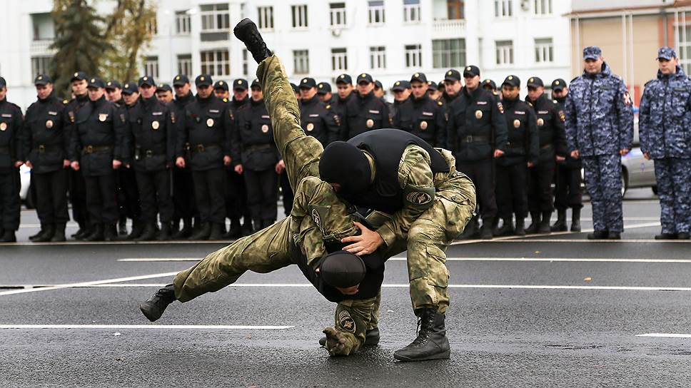 Показательные выступления спецназа