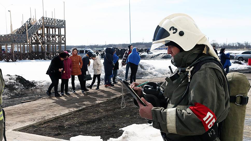 Во время учения были эвакуированы посетители торгового комплекса