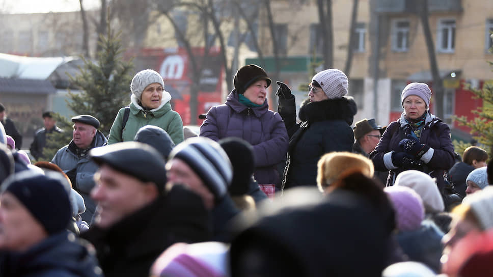 Идея установки памятника в год 110-летия со дня рождения Павла Мочалова принадлежит жителям Кировского района. 