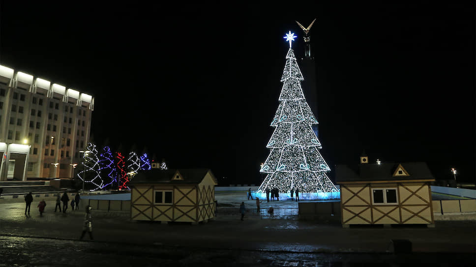 Новогодняя площадь Славы