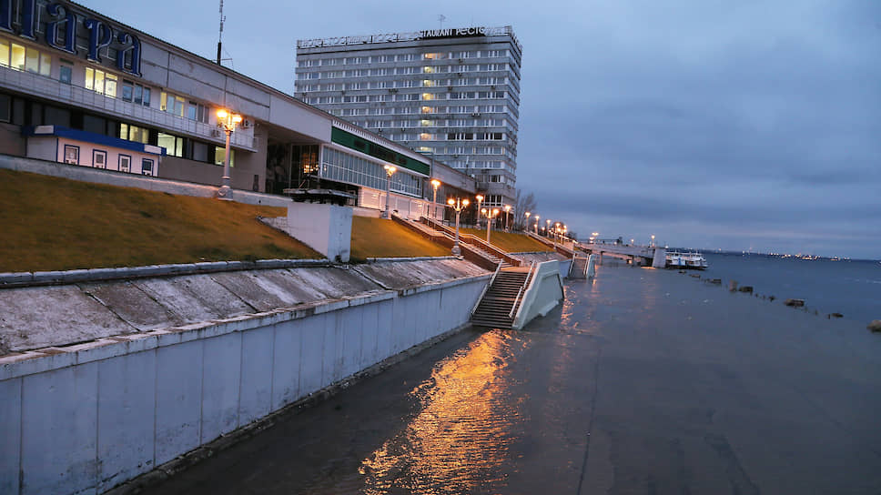 На Волге расположены более 1000 портов и пристаней и все крупнейшие города Поволжья