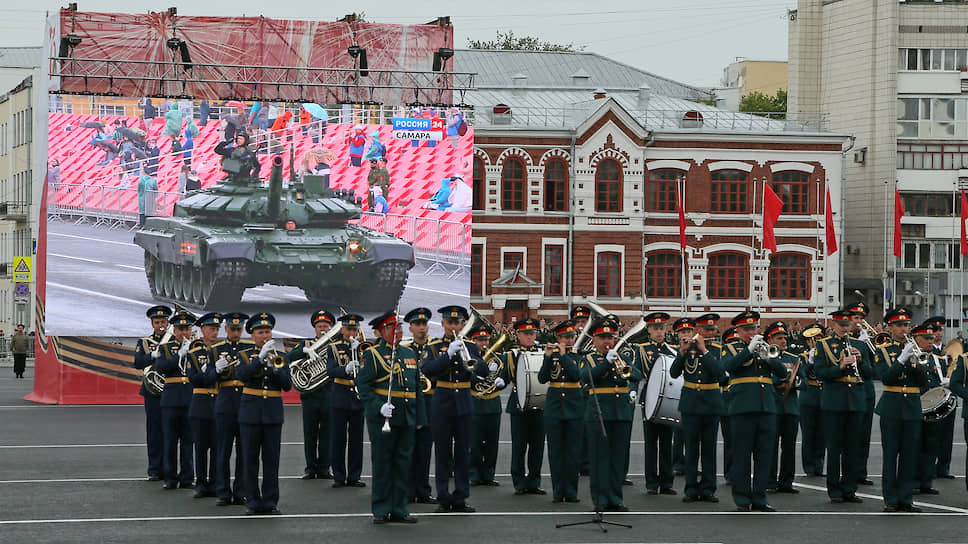 Военный оркестр.