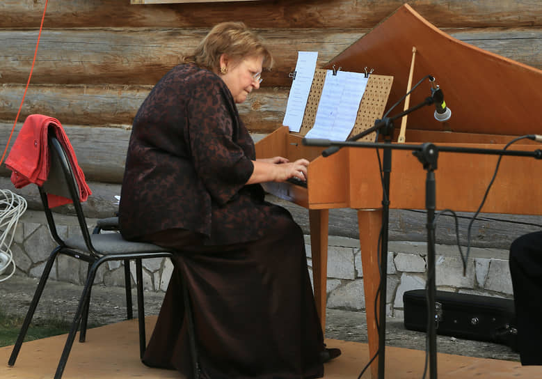 На клавесине играла Ольга Островская.