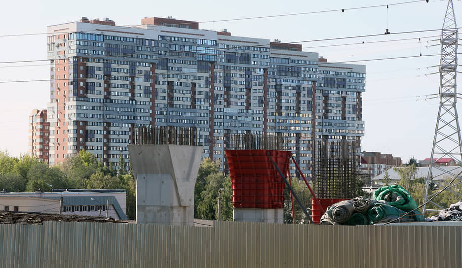 По информации регионального минтранса временное перекрытие движения ул. Ново-Садовая (по основному ходу) в связи с ремонтом организуется в четыре этапа. 