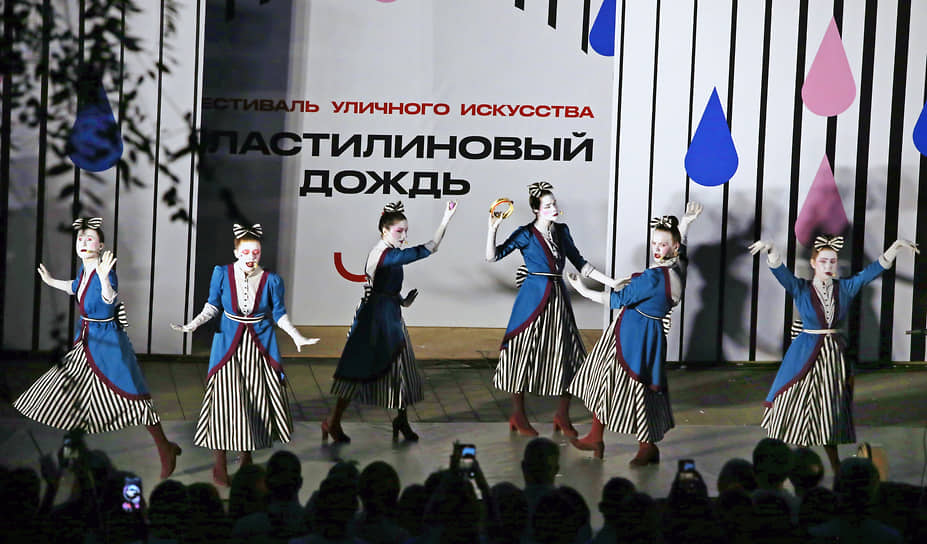 Выступления артистов неизменно собирали большую аудиторию