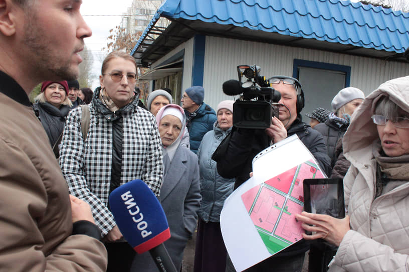 Жители МКД считают, что чиновники не имели права разрешать строительство магазина в зеленой зоне