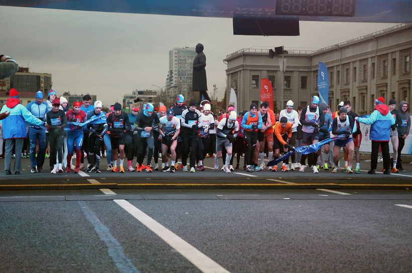 Участники пробежали 5 км по центру города