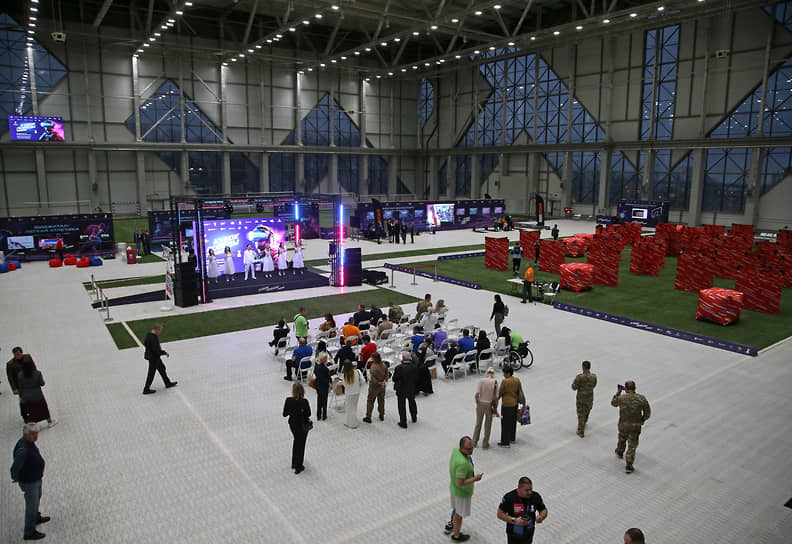 Ключевой сессией форума стал открытый урок «Фиджитал-спорт: будущее, которое наступило сегодня». Спикеры обсудили перспективы развития нового вида спорта, который сочетает традиционный и цифровой форматы