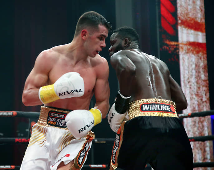 Всего зрители на сцене самарского театра увидели восемь поединков