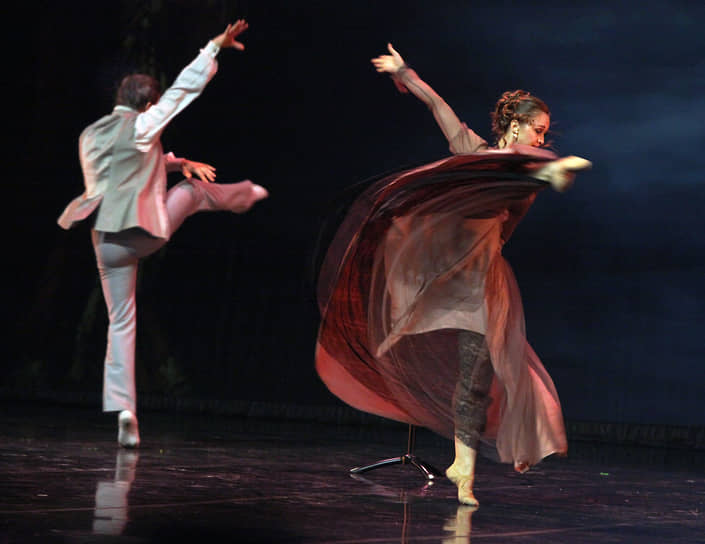 Постановка объединила в себе музыку, танец и художественное слово