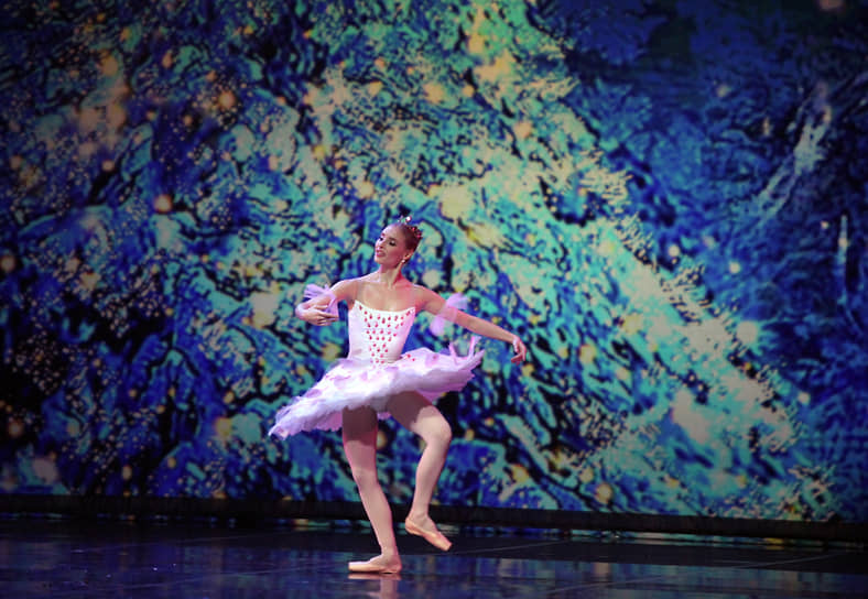 Постановка основана на документальных свидетельствах о творческих поисках Чайковского в годы создания «Лебединого озера», «Спящей красавицы» и «Щелкунчика»