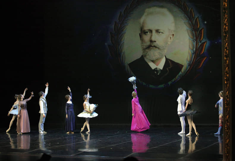 Спектакль прошел в рамках ежегодного проекта благотворительного фонда Илзе Лиепе «Волжские сезоны» при поддержке министерства культуры Самарской области