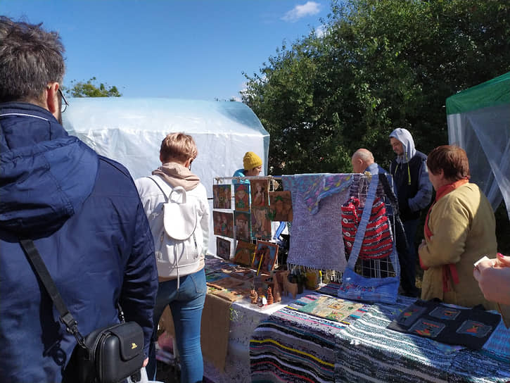 Прилавки с уникальными изделиями ручной работы оказались популярны среди посетителей фестиваля «Укек»