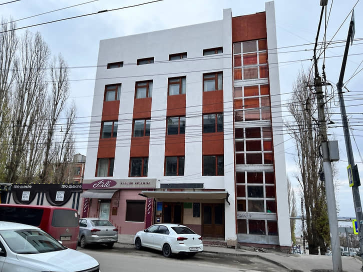 После реставрации административное здание комбикормового завода, по словам краеведов, выглядит аутентично